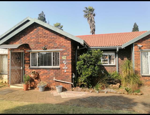 3 BEDROOM HOUSE FOR SALE IN BONANNE